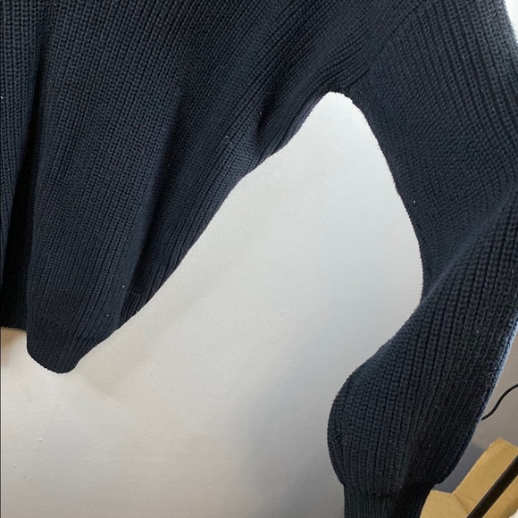 Women's V-Neck Sweater - Black - Picture 6 of 8